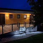 アパート S&b's Retreat Godovic