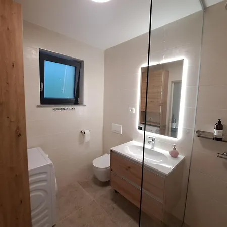 S&b's Retreat Apartman Godovic